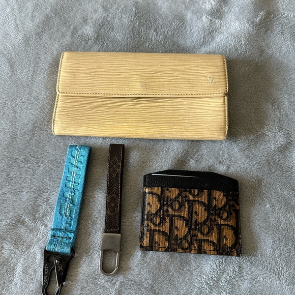 Louis Vuitton & Dior designer lot of wallets & keychains